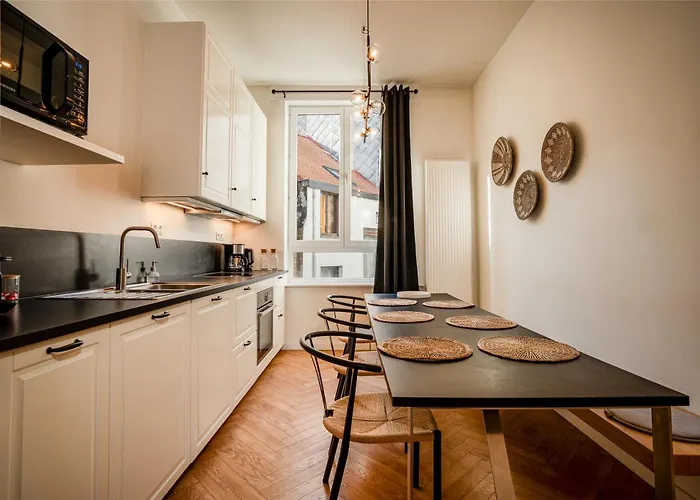 Hébergement de vacances House With 5 Bedrooms - Ideal For Families & Groups *