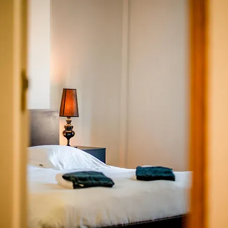 Vakantiehuis Groepswoning 5 Slaapkamers 2 Badkamers 3 Toiletten *
