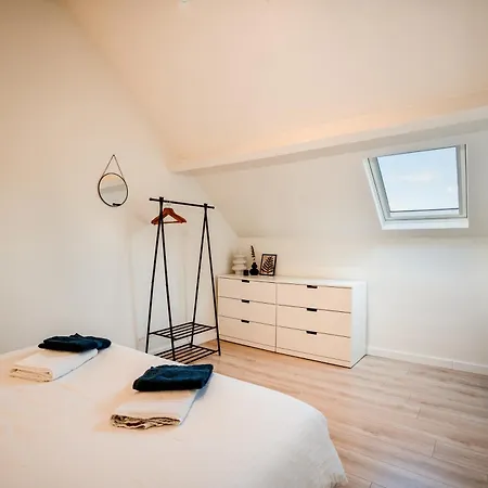 Vakantiehuis Groepswoning 5 Slaapkamers 2 Badkamers 3 Toiletten Oostende