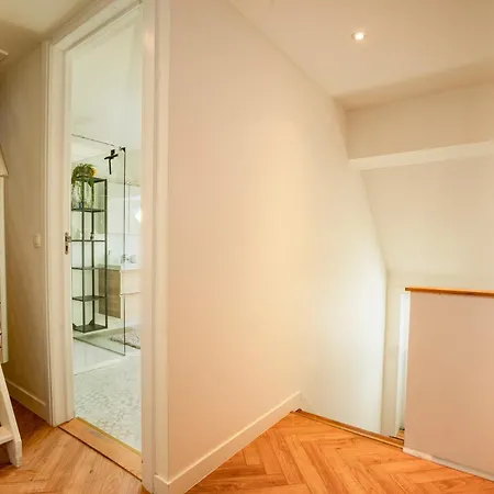 Groepswoning 5 Slaapkamers 2 Badkamers 3 Toiletten * Oostende