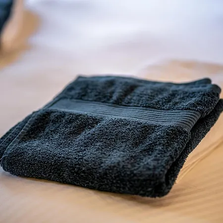 House With 5 Bedrooms - Ideal For Families & Groups