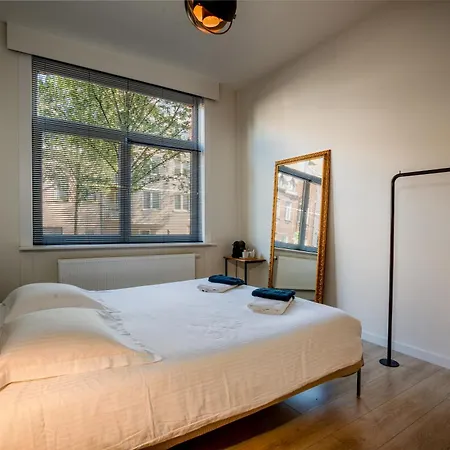 Vakantiehuis Groepswoning 5 Slaapkamers 2 Badkamers 3 Toiletten *