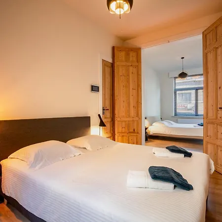 Vakantiehuis Groepswoning 5 Slaapkamers 2 Badkamers 3 Toiletten