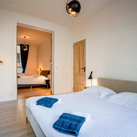 Groepswoning 5 Slaapkamers 2 Badkamers 3 Toiletten * Oostende