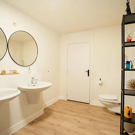 Vakantiehuis Groepswoning 5 Slaapkamers 2 Badkamers 3 Toiletten Oostende