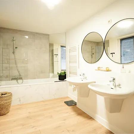 펜션 House With 5 Bedrooms - Ideal For Families & Groups *