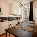 펜션 House With 5 Bedrooms - Ideal For Families & Groups