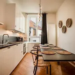 펜션 House With 5 Bedrooms - Ideal For Families & Groups *